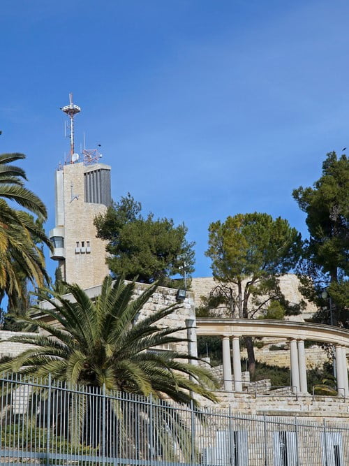 האוניברסיטה העברית בהר הצופים כבית מקדש מודרני